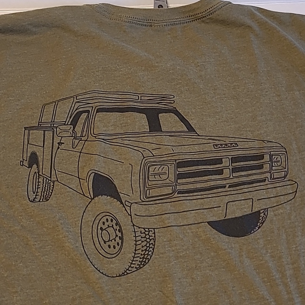 DODGE POWER RAM Vintage Style Green Tee "DODGE OLE HUNTIN RIG"